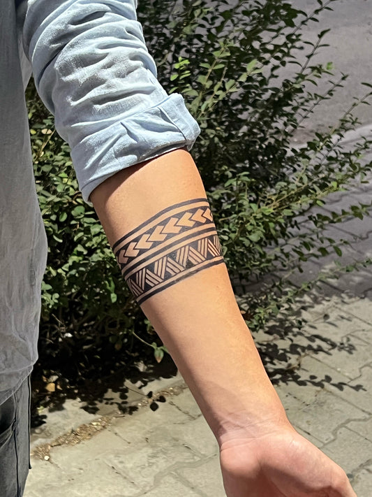 Arrow Arm Band