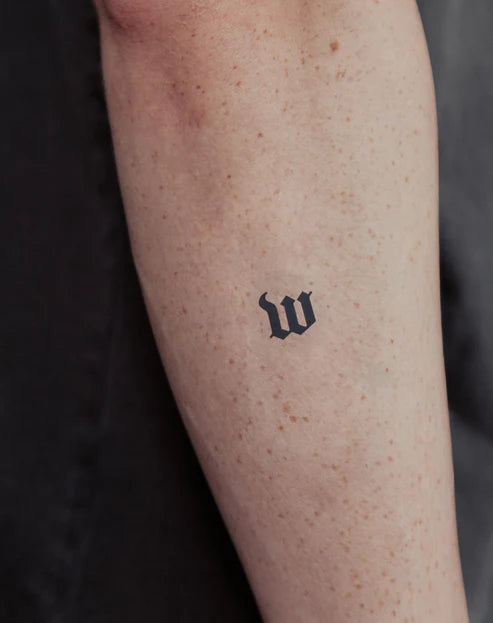 w